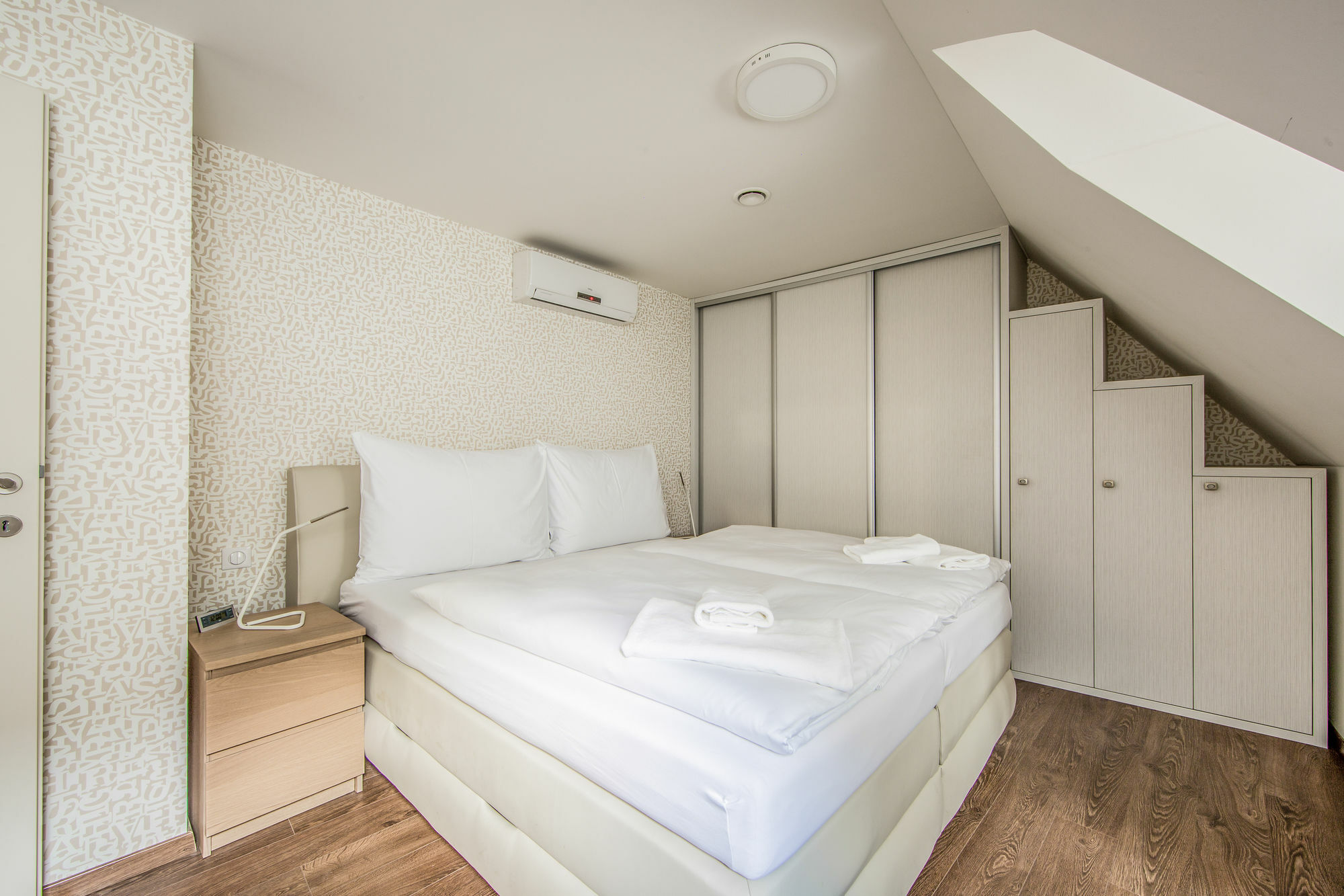 Aplend City Bastova 1 Bratislava Exteriör bild