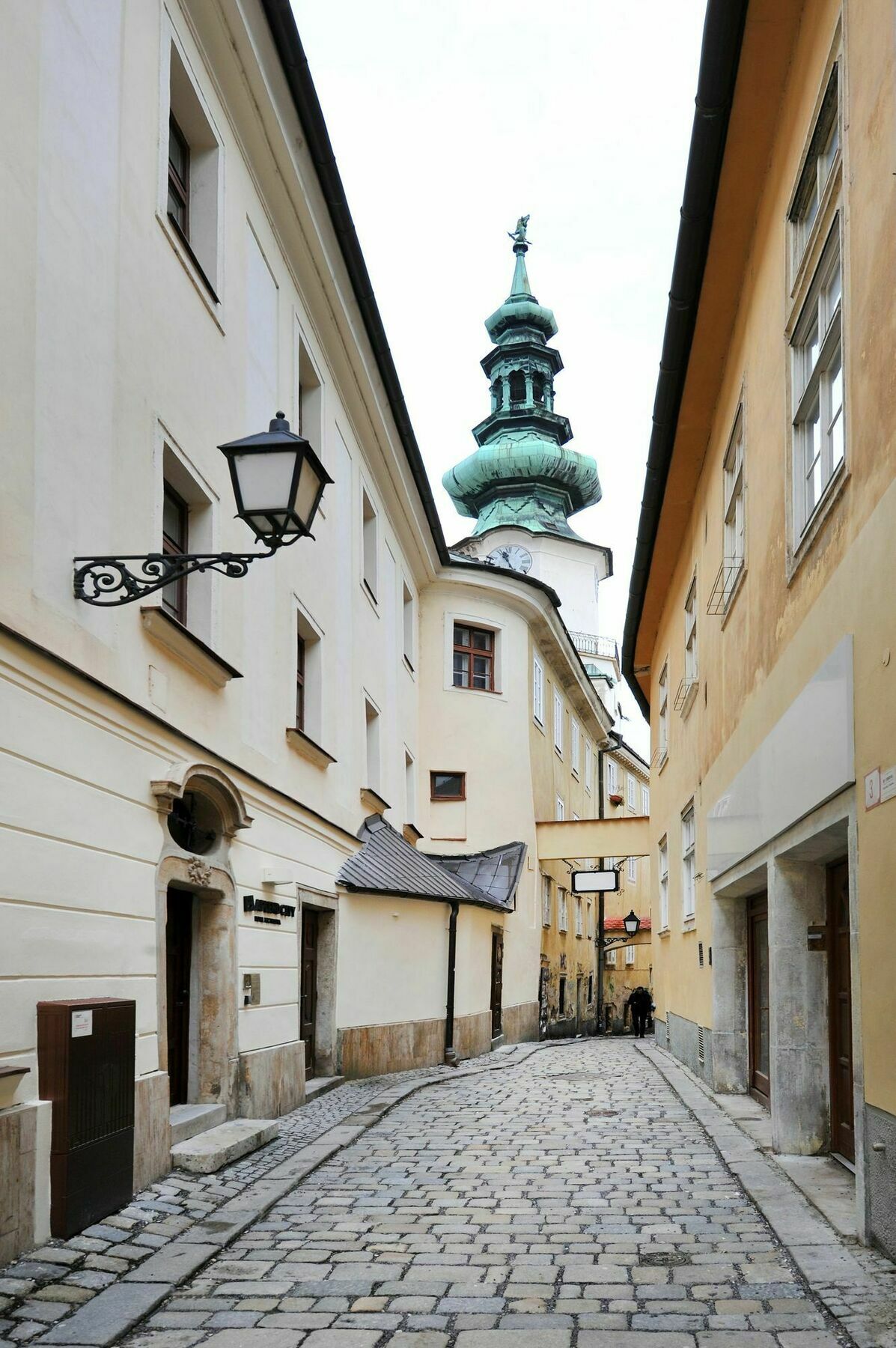 Aplend City Bastova 1 Bratislava Exteriör bild